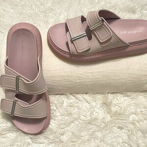 Madden Girl Womens Slip On Slide Sandals Shoes Size 9M (Pre-Owned)
